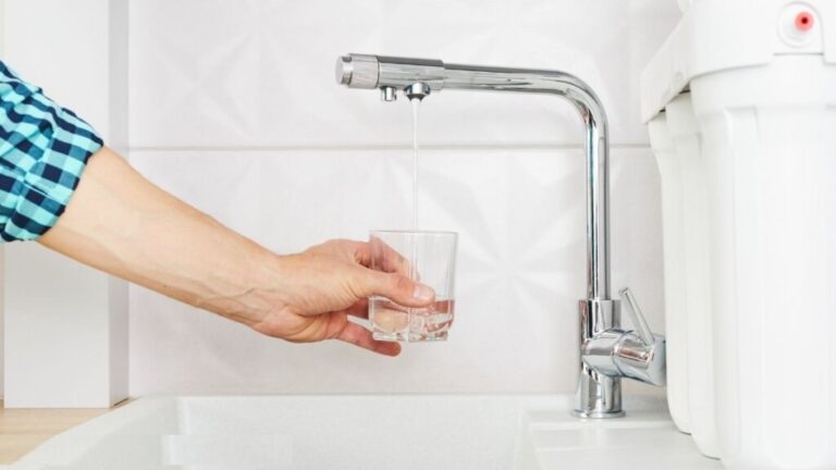 Read more about the article WATER SOFTENERS VS. WHOLE-HOUSE FILTRATION SYSTEMS
