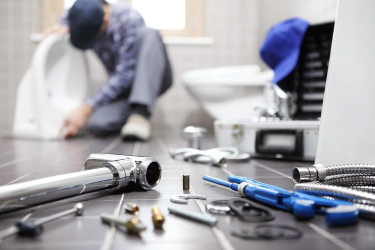 Read more about the article 7 Advantages of Choosing a Professional Residential Plumbing Service