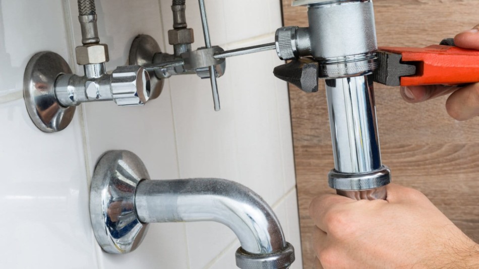 Read more about the article Essential Plumbing Maintenance Mistakes Homeowners Should Avoid